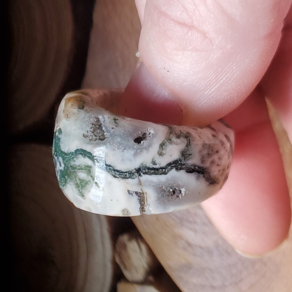 New Carved Faceted Natural Moss Agate Ring. - Picture 3 of 16